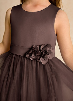 Azazie Miracle Blumenmädchenkleider A-Linie Schleifen Matte Satin Kleid Ganache image6
