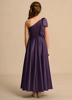 Azazie Guppy Junior Formal vestidos de niña de las flores Vestido de Ciruela de Satin Mate de Corte En A con Hombro unilateral image2