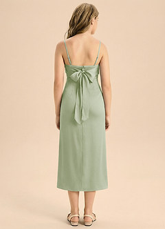 Azazie Mai Junior Vestido de Salvia Polvorienta de Satén Elástico de Corte Recto con Plisado image2