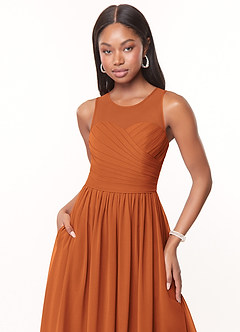 Azazie Nina Robes de demoiselle d'honneur Robe Trapèze en Mousseline de soie Plissée Cannelle image5