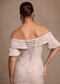 Azazie Golda Klänningar till brudens mor Klänning Tubklänning i Blommig Utbrändhet Off the shoulder Rodnande Rosa image6