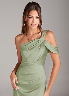 Azazie Wynter Jurken voor bruidsmeisjes Jurk van Stretch Satijn met Kolom Off the Shoulder Stoffige Salie image5