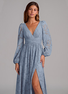 Azazie Norah Robes de demoiselle d'honneur Robe Trapèze en Blumen-Burnout Manche longue Bleu Poussiéreux image7