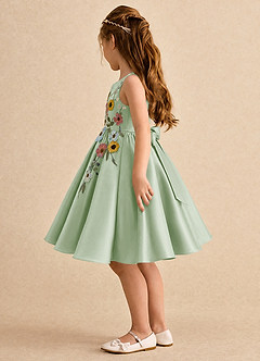 Azazie Prima Blumenmädchenkleider A-Linie Schleifen Matte Satin Kleid Staubiger Salbeigrün image4