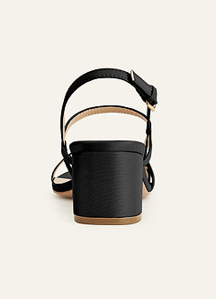 front Sandalen met blokhak van metallic satijn in bijpassende kleur