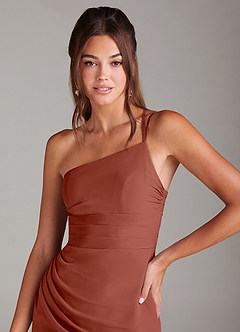 Azazie Eren Vestidos de damas de honor Vestido de Castaño de Gasa de Corte Recto con Hombro unilateral image6