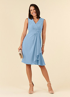 Azazie Theron Mère de la mariée Robes Robe Trapèze en Mousseline de soie Col V plissé Poudre Bleue image1