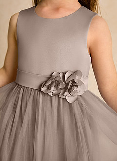 Azazie Miracle vestidos de niña de las flores Vestido de Gris Pardo de Satin Mate de Corte En A con Lazo image6