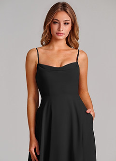 Azazie Elle Robes de demoiselle d'honneur Robe Trapèze en Mousseline de soie Plissée Noir image6