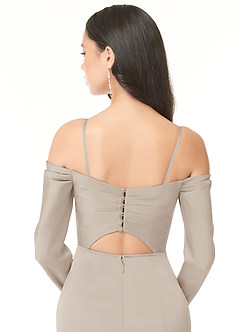 Azazie Hallie Vestidos de damas de honor Vestido de Escarcha de Satén Elástico de Corte Recto Convertible con Manga larga con hombros descubiertos image9
