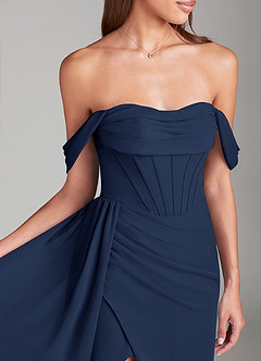 Azazie Amyra Robes de demoiselle d'honneur Robe Fourreau Convertible en Mousseline de soie Épaule décolletée Bleu Marine Foncé image6