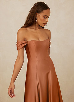 Christian Siriano Bridal for Azazie 1002 Robes de demoiselle d'honneur Robe Trapèze Convertible en Satin extensible Épaule décolletée Cuivre image4