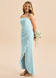 Azazie Buzzy Junior Robe Fourreau en Mousseline de soie Plissée Brume image1