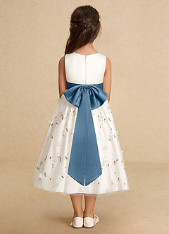 Azazie Pollie Robe Demoiselle D'honneur Fillette Robe Trapèze en Tulle Arc Ivoire Bleu Bermudes image6