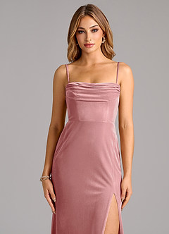 Azazie Saige Vestidos de damas de honor Vestido de Rosa Polvorienta de terciopelo de Corte Recto Convertible con Vestidos sin tirantes image2