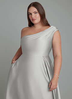 Azazie Melanie Jurken voor bruidsmeisjes Jurk van Stretch Satijn met A-lijn Off-shoulder Zilver image12