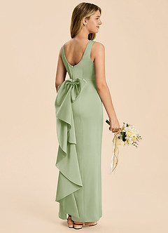 Azazie Emi Junior Robe Fourreau en Satin extensible Nœud Vert Sauge image1