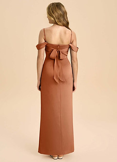 Azazie Saige Junior Robe Fourreau en Satin extensible Épaule décolletée Cuivre image2