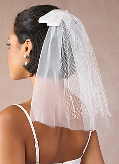 front Vintage Bow Veil