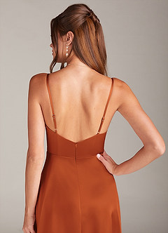 Azazie Sarella Robes de demoiselle d'honneur Robe Trapèze en Satin extensible Plissée Cannelle image5