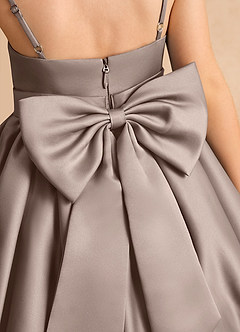 Azazie Davine vestidos de niña de las flores Vestido de Gris Pardo de Satin Mate de Corte En A con Tirante Espagueti image10