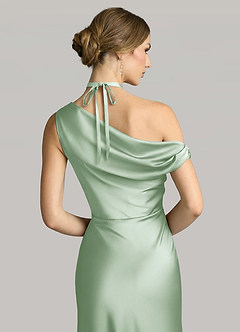 front Collana con corda e fiore di rosa in tinta