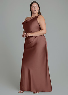 Azazie Emerson Robes de demoiselle d'honneur Robe Sirène en Satin extensible Épaules dénudées Expresso image10