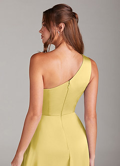 Azazie Brooke Robes de demoiselle d'honneur Robe Trapèze en Satin extensible Une épaule Canari image3