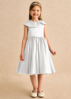Azazie Acorn Robe Demoiselle D'honneur Fillette Robe Trapèze en Mat Satiné Plissée Blanc image3