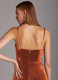 Azazie Solange Vestidos de damas de honor Vestido de Naranja Quemada de terciopelo de Corte Recto con Plisado image5