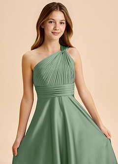 Azazie Charlize Junior Abito A-Line in Raso Elasticizzato Plissettato Matcha image6