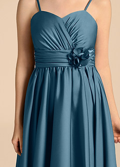 Azazie Catalina Junior Vestido de Bermudas de Satén Elástico de Corte en A con Escote de Corazón image8