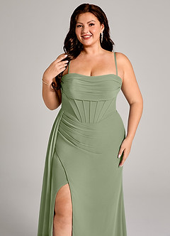 Azazie Amyra Vestidos de damas de honor Vestido Pistacho de Gasa de Corte Recto Convertible con Hombros descubiertos image10