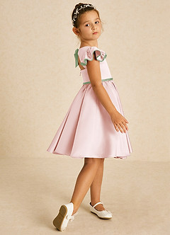 Azazie Sugar Plum Robe Demoiselle D'honneur Fillette Robe Trapèze en Mat Satiné Arc Rose Poudré Sauge Poussiéreuse image3