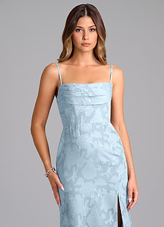 Azazie Saige Vestidos de damas de honor Vestido de Azul Cielo de Devorado Floral de Corte en A Convertible con Vestidos sin tirantes image2