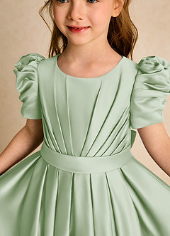 Azazie Miriam Abiti da Ragazza di Fiori Abito Principessa in Raso Opaco Plissettato Verde Salvia image8