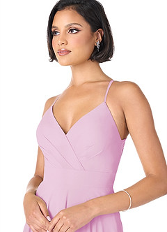 Azazie Avelina Vestidos de damas de honor Vestido de Rosa Caramelo de Gasa de Corte en A con Cuello en V Plisado image4