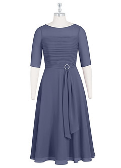 Azazie Naomi Abiti per la Madre della Sposa Abito A-Line in Chiffon Plissettato con Scollo a Barca Stormy image7