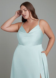 Azazie Sarella Robes de demoiselle d'honneur Robe Trapèze en Satin extensible Plissé Brume image9
