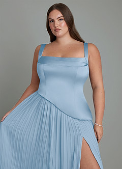 Azazie Stephanie Robes de demoiselle d'honneur Robe Trapèze en Satin extensible Plissé Poudre Bleue image9