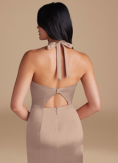 Azazie Emeria Robes de demoiselle d'honneur Robe Fourreau en Satiné métallisé Fente Latérale Taupe image4