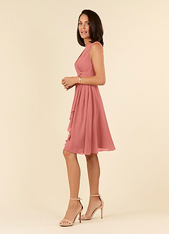 Azazie Theron Mère de la mariée Robes Robe Trapèze en Mousseline de soie Col V plissé Rose Saumon image3