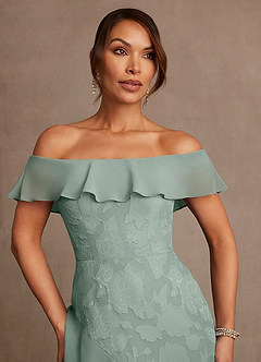 Azazie Marina vestidos de madre de la novia Vestido Agave de Devorado Floral de Corte en A con Hombros descubiertos image5