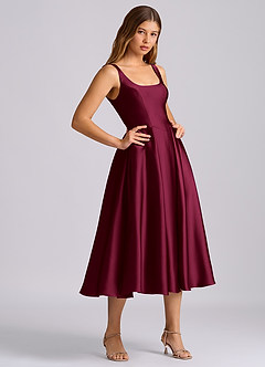 Azazie Amalie Robes de demoiselle d'honneur Robe Trapèze en Satin extensible Plissé Bourgogne image4