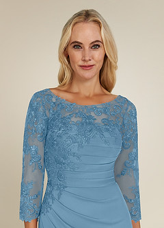 Azazie Alisondra Mère de la mariée Robes Robe Fourreau en Dentelle Dentelle à encolure dégagée Acier Bleuté image5