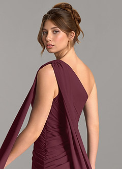 Azazie Ayra Vestidos de damas de honor Vestido Cabernet de Gasa de Línea A con Un hombro image7