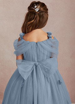 Azazie Shaylee Robe Demoiselle D'honneur Fillette Robe Trapèze en Tulle Épaule décolletée Bleu Poussiéreux image5