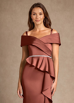 Azazie Dareia Mère de la mariée Robes Robe Sirène en Satin extensible Épaule décolletée Auburn image8
