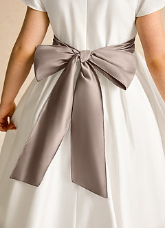 Azazie Deary Robe Demoiselle D'honneur Fillette Robe Trapèze en Coton Arc Ivoire Taupe image8