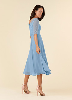 Azazie Naomi Abiti per la Madre della Sposa Abito A-Line in Chiffon Plissettato con Scollo a Barca Azzurro Polvere image4
